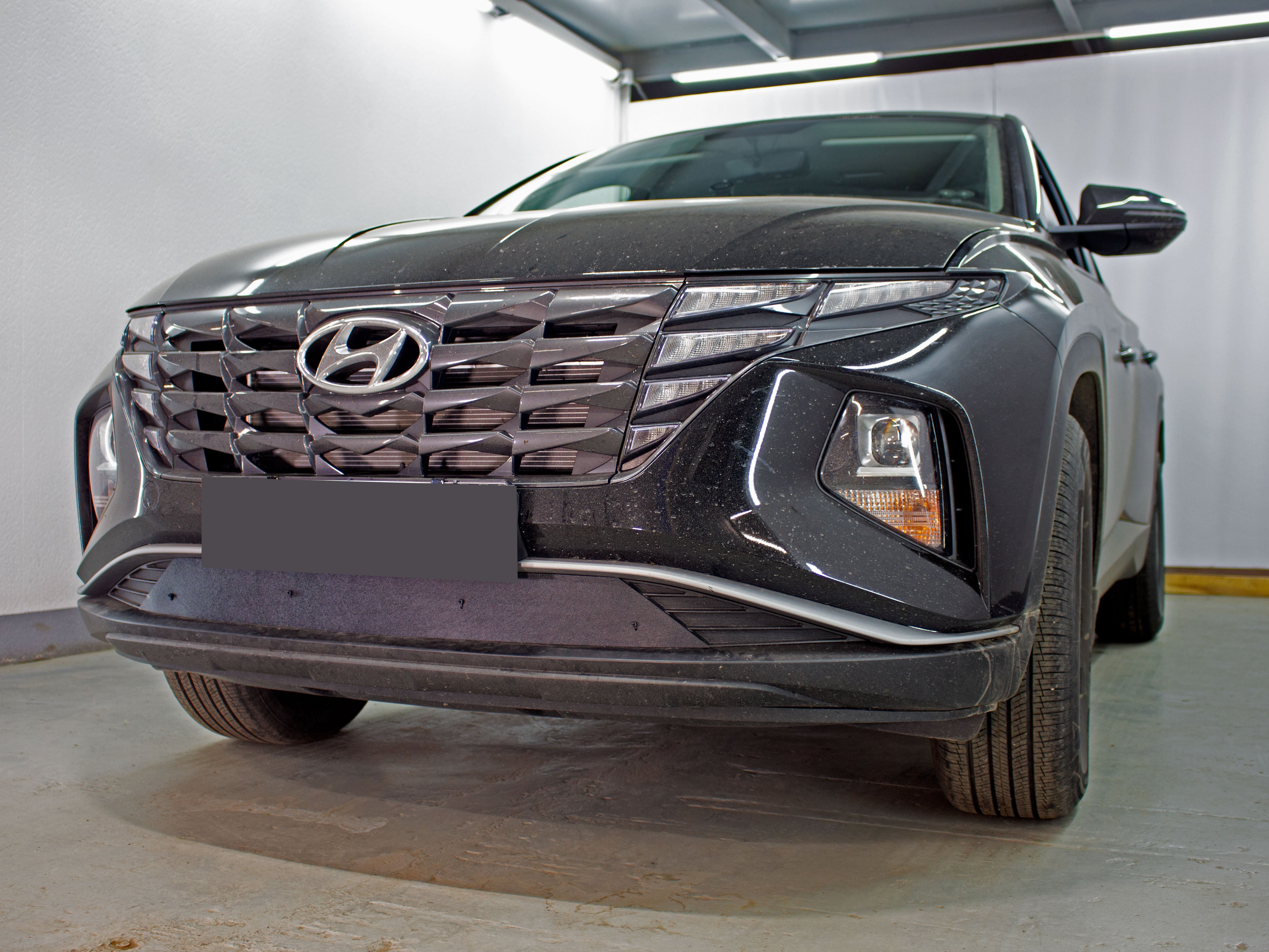 Зимняя заглушка радиатора на стяжке низ 2 части с датчиком АСС (короткая база) для Hyundai Tucson IV