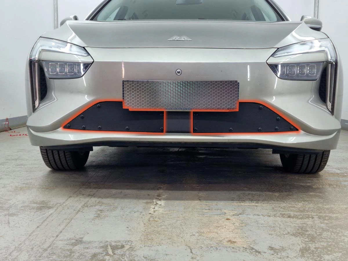 Зимняя заглушка радиатора к съемной сетке низ с датчиком АСС 2 части для Амберавто А5 I