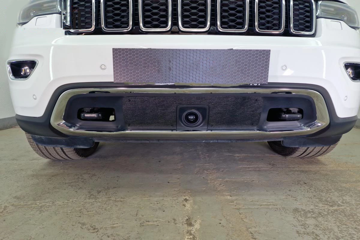 Зимняя заглушка радиатора на стяжке низ для Jeep Grand Cherokee IV (WK2) Рестайлинг 2