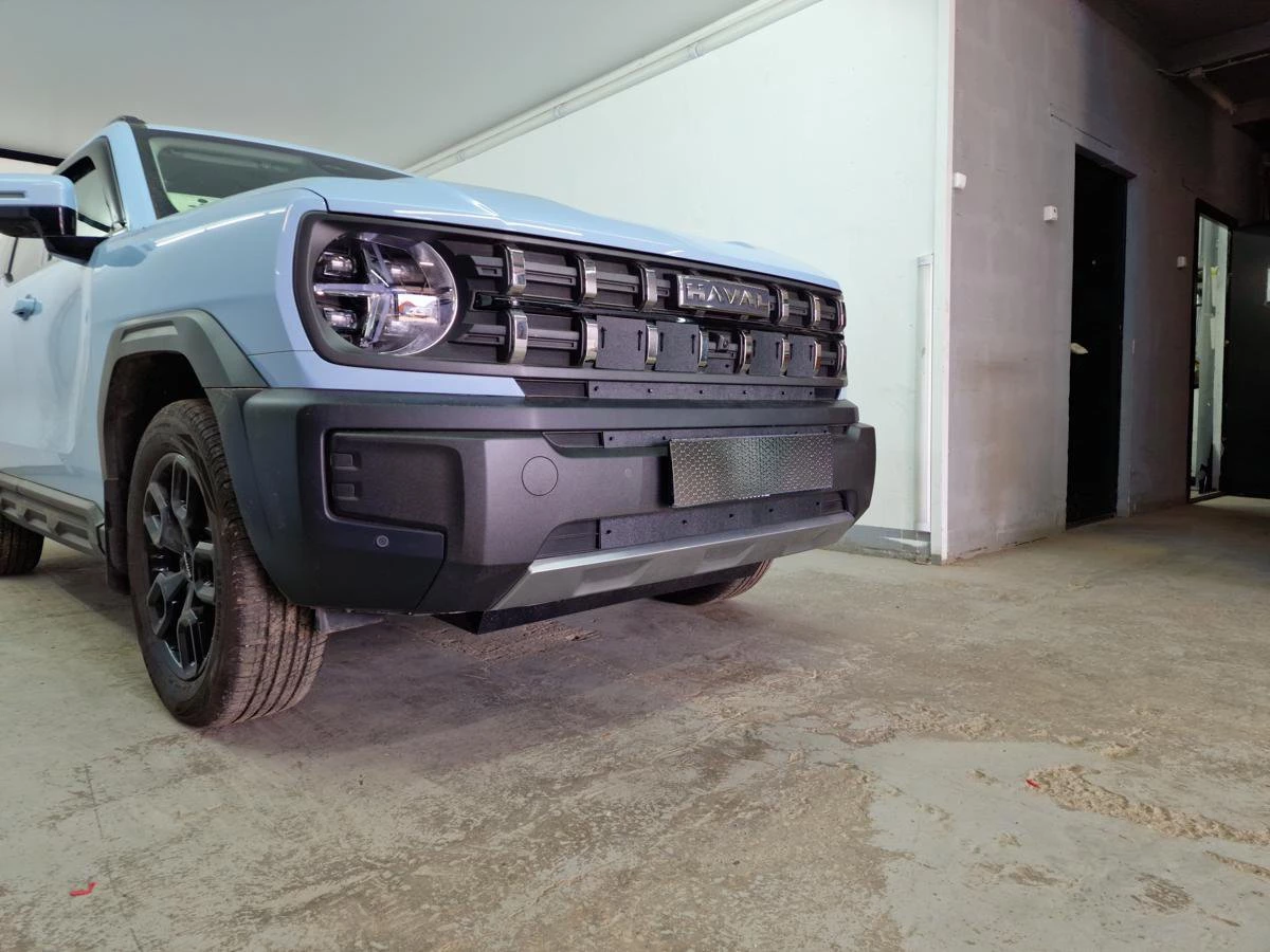 Зимняя заглушка радиатора на стяжке верх 5 частей для Haval H3 I